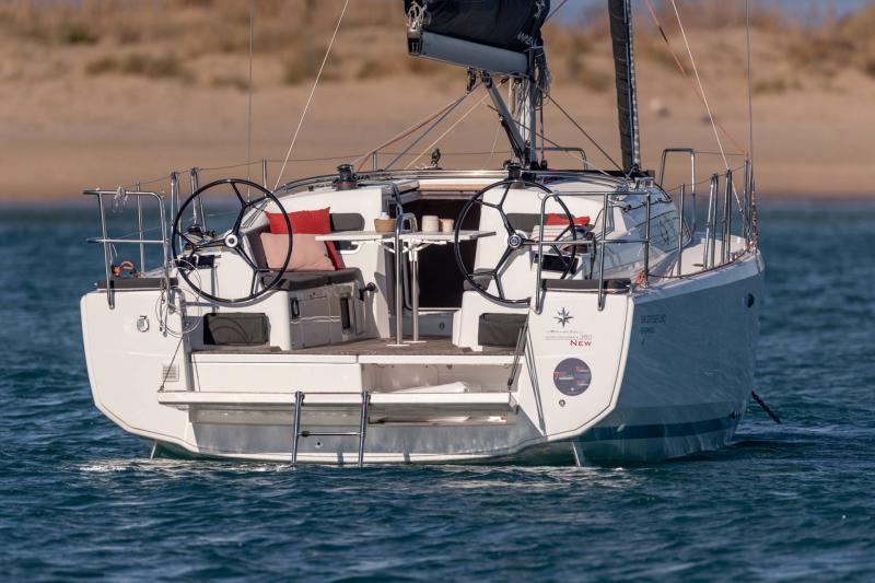 Sun Odyssey 380 │ Sun Odyssey of 11m │ Boat Sailboat JeanneauSun Odyssey 380 23669